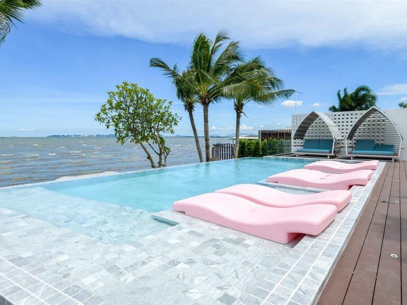 คราม พัทยา Hotel Pattaya ภายนอก รูปภาพ